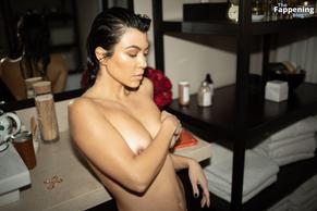 Kourtney KardashianSexy in Kourtney Kardashian Sexy And Nude Photoshoot Posing Her Seductive Breasts, Booty And Pussy