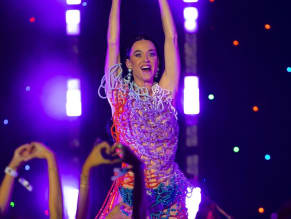  alt="Katy Perry Sexy in Katy Perry Sexy Rocks The Stage As She Performs At Mardi Gras Extravaganza In New Orleans"