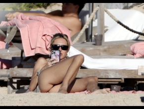  alt="Delilah Belle Hamlin Sexy in Delilah Belle Hamlin Sexy Spotted Showing Off Her Sizzling Bikini Body At St. Barts Beach In France"