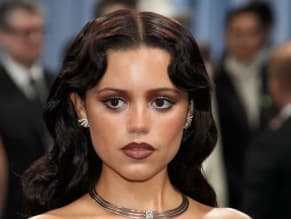 JENNAORTEGASEXYSHINESINASTUNNINGMETALLICOUTFITATTHEMETGALAINNEWYORKCITY - NUDE STORY
