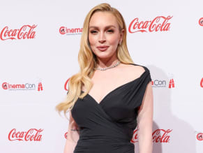 LINDSAYLOHANSEXYSTUNSINAAMAZINGBLACKDRESSATTHECINEMACONAWARDSINLASVEGAS - NUDE STORY