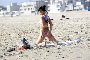 Bai LingSexy in Bai Ling Sexy Body in a Southern California Beach