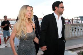  alt="Sydney Sweeney Sexy in Sydney Sweeney Sexy Flashes Her Hot Tits And Undies In A Glamorous Dress At Armani's Star-studded Party In Italy"