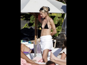  alt="Delilah Belle Hamlin Sexy in Delilah Belle Hamlin Sexy Spotted Showing Off Her Sizzling Bikini Body At St. Barts Beach In France"