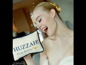 Elle Fanning Sexy Selfie Photo Flaunting Her Hot Cleavage