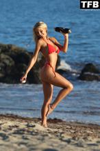 Brennah Black Sexy in Brennah Black Sexy Poses Flaunting Her Hot Bikini Body In A Photoshoot At The Malibu Beach