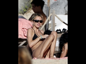  alt="Delilah Belle Hamlin Sexy in Delilah Belle Hamlin Sexy Spotted Showing Off Her Sizzling Bikini Body At St. Barts Beach In France"