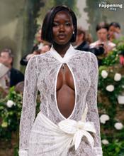 Adut AkechSexy in Adut Akech Stuns In Sexy Outfit At Met Gala In Nyc