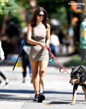 EMILYRATAJKOWSKISEXYSPOTTEDSHOWINGOFFHERSTUNNINGLEGSWEARINGAHOTMINIDRESSASSHEWALKSWITHHERDOGINNEWYORKCITY - NUDE STORY