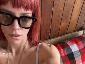 LILYALLENSEXYSELFIEPHOTOSSHOWINGOFFHERHOTTITS - NUDE STORY