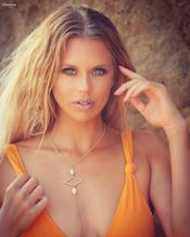  alt="Lauren Sesselmann Sexy in Lauren Sesselmann Sexy And Hot Photos Collection"