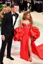 ShakiraSexy in Shakira Stuns In Sexy Red Dress At 2024 Met Gala In Nyc