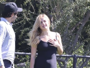 ADDISONRAESEXYSPOTTEDSHOWINGOFFHERSTUNNINGLEGSINAHOTSHEERMINIDRESSATAPARKINLOSANGELES - NUDE STORY