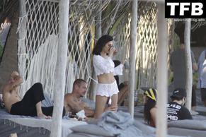 Chantel JeffriesSexy in Chantel Jeffries Sexy Seen Flaunting Her Hot Body At A Beach Hotel Resort in Mexico