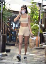 CHANTELJEFFRIESLEAVINGZINQUERESTAURANTSPORTINGNUDECOLORGYMATTIRE - NUDE STORY