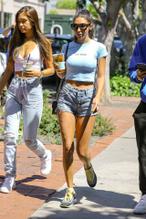 CHANTELJEFFRIESLOOKINGSUMMERREADYASSHESTEPSOUTWITHFRIENDSINLOSANGELES - NUDE STORY