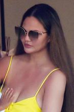 Chrissy TeigenSexy in Chrissy Teigen and John Legend in vacation mode out for lunch in the Italian town of Portofino