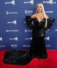 Christina AguileraSexy in Christina Aguilera Sexy Shows Off Her Amazing Boobs at the 34th Annual GLAAD Media Awards in Los Angeles 