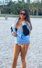 Claudia RomaniSexy in Claudia Romani Sexy Photos Showing Off Her Hot Legs at the Beach 