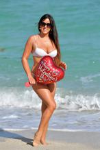 CLAUDIAROMANISEXYINABIKINIFORVALENTINESDAYPHOTOSHOOTONTHEBEACHINMIAMI - NUDE STORY