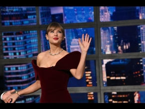 Taylor Swift Sexy Flaunts Her Hot Legs And Cleavage On The Stephen Colbert Show In NYC