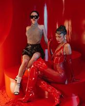 TINISTOESSELPOSESINSTUNNINGSEXYREDLATEXOUTFITFORINSTAGRAM - NUDE STORY