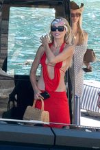  alt="Brooks Nader Sexy in Brooks Nader Sexy Spotted Wearing A Spicy Red Sultry Dress At "la Conca Del Sogno" Restaurant In Nerano"