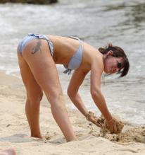 Davina McCallSexy in Davina McCall pictured enjoying an afternoon on the beach with her family in Australia