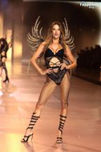 ALESSANDRAAMBROSIOSEXYSTUNSATVICTORIASSECRETFASHIONSHOWINNEWYORKCITY - NUDE STORY