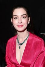  alt="Anne Hathaway Sexy in Anne Hathaway Hot And Sexy Photos Collection"