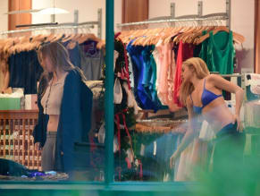 Addison Rae Sexy in Addison Rae Sexy Spotted Showing Off Her Slender Figure While On Shopping Spree In Studio City