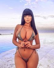 Demi RoseSexy in Demi Rose nude-and-sexy photo collection from Instagram