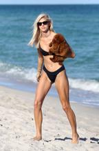 Topless devon windsor Olivia Culpo