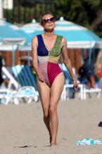 Diane KrugerSexy in Diane Kruger walking on the beach in Los Angeles (August 2020)