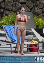 Drea de MatteoSexy in Drea De Matteo Sexy shows off her svelte figure while on Spring break in Hawaii