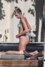 Dua LipaSexy in Dua Lipa Sexy in a tiny bikini while soaking up the sun with her boyfriend Anwar Hadid in Miami