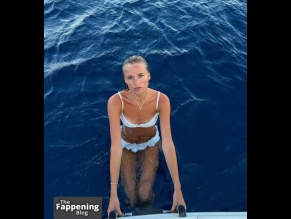 Desire Inglander Sexy And Sensual Photos Collection