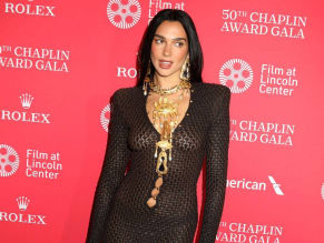 DUALIPASEXYFLASHESHERHOTASSANDTHONGINASULTRYSEETHROUGHDRESSATTHE50THCHAPLINAWARDGALAINNEWYORKCITY - NUDE STORY