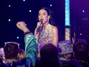  alt="Katy Perry Sexy in Katy Perry Sexy Rocks The Stage As She Performs At Mardi Gras Extravaganza In New Orleans"
