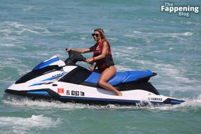 Chantel JeffriesSexy in Chantel Jeffries And Yesjulz's Sexy Beach Photoshoot In Miami