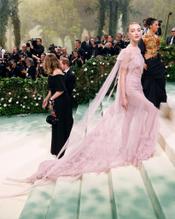 Phoebe DynevorSexy in Phoebe Dynevor The 2024 Met Gala, New York