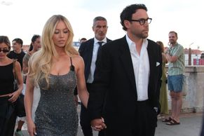  alt="Sydney Sweeney Sexy in Sydney Sweeney Sexy Flashes Her Hot Tits And Undies In A Glamorous Dress At Armani's Star-studded Party In Italy"