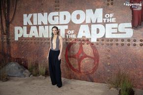 Freya AllanSexy in Freya Allan Stuns In Sexy Outfit At Kingdom Of The Planet Of The Apes Premiere In London