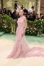 Phoebe DynevorSexy in Phoebe Dynevor The 2024 Met Gala, New York