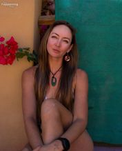 Claudia Bastien nu Photo