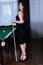 Shining MoonSexy in Shining Moon Sexy And Nude Poses Her Sexual Tits, Ass And Pussy In Pool Player Photoshoot