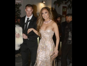  alt="Jennifer Lopez Sexy in Jennifer Lopez Sexy Seen Showing Off Her Hot Breasts At The Chateau Marmont After-party In Weho"