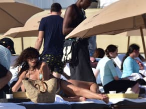CHANTELJEFFRIESSEXYSPOTTEDSHOWINGOFFHERSIZZLINGBIKINIBODYANDFLASHINGHERHOTBUTTATMIAMIBEACH - NUDE STORY