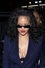 Rihanna Sexy Spotted Flaunting Her Hot Boobs As She Heads To Cesar Paris Restaurant After Celine Dion's Concert In Paris