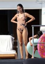 Zoe SaldanaSexy in Zoe Saldana's Sexy Summer Yacht Getaway In Capri